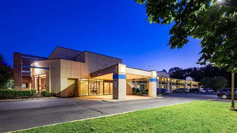 hotels near newport mall|Iba pa.